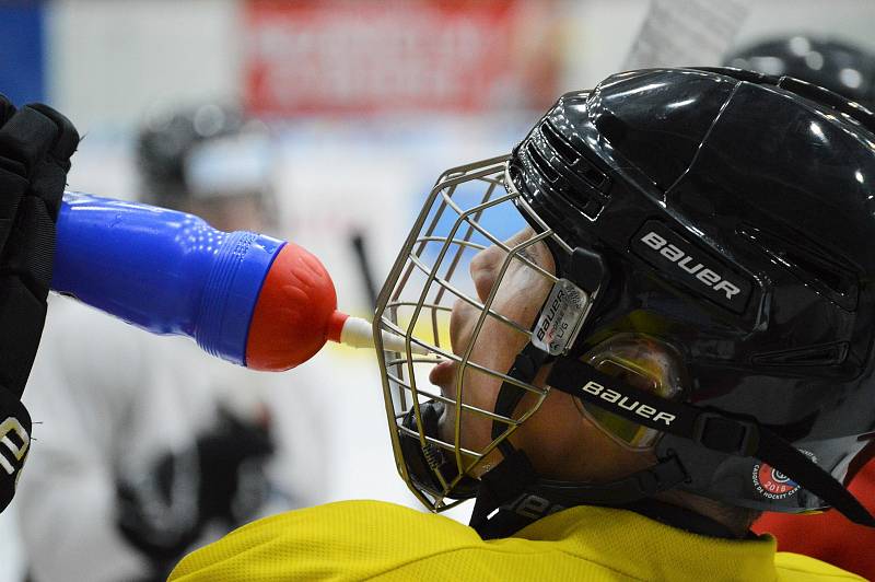 Extraligoví dorostenci HC Tábor už se potí na ledě.