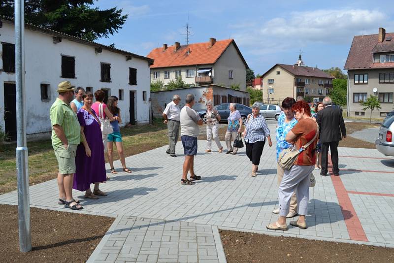 Chotovinské slavnosti s představením nového domu s podporovaným bydlením.  