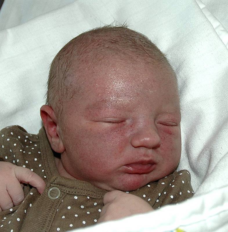 MARKÉTA VÁCHOVÁ Z CHOTOVIN. Narodila se 30. prosince v 10.23 hodin jako třetí dcera v rodině. Její váha byla 3670 g a míra 51 cm.