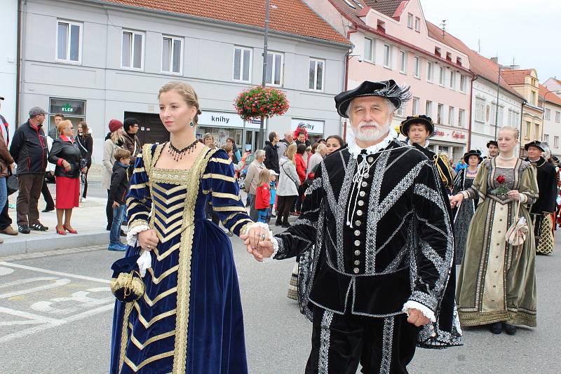 Soběslavští v sobotu přivítali Viléma z Rožmberka a jeho novou manželku.