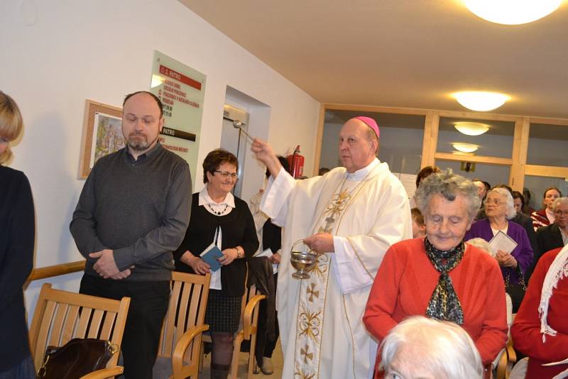 Ve středu biskup Pavel Posád vysvětil novou kapli v Domě sv. Františka ve Veselí nad Lužnicí. 