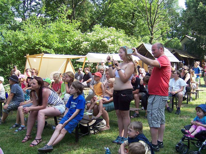 Návštěvníci festivalu se mohli seznámit s celou řadou historických řemesel.