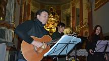 Páteční koncert Quodlibetu v klášteře v Klokotech.  