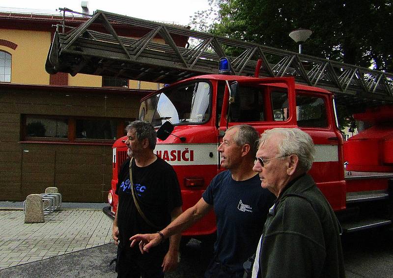 Kroužkování čápů v jižních Čechách, Hluboká nad Vltavou, Chýnov, Planá nad Lužnicí, Budislav a Soběslav.