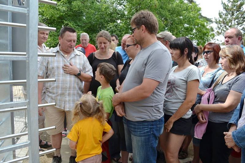 Vyšlap na novou Hýlačku zdolali v sobotu první výletníci.  