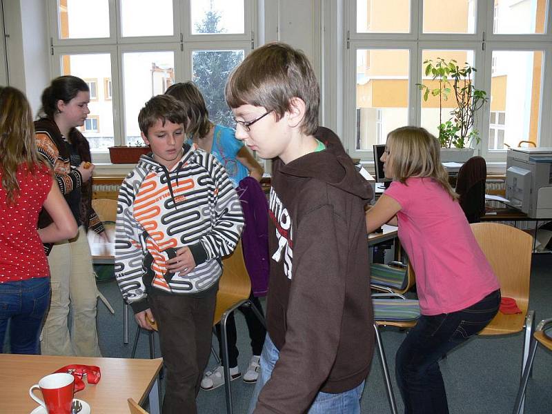 S dětmi ze Základní školy v Plané nad Lužnicí jsme si povídali o zásadách slušného chování