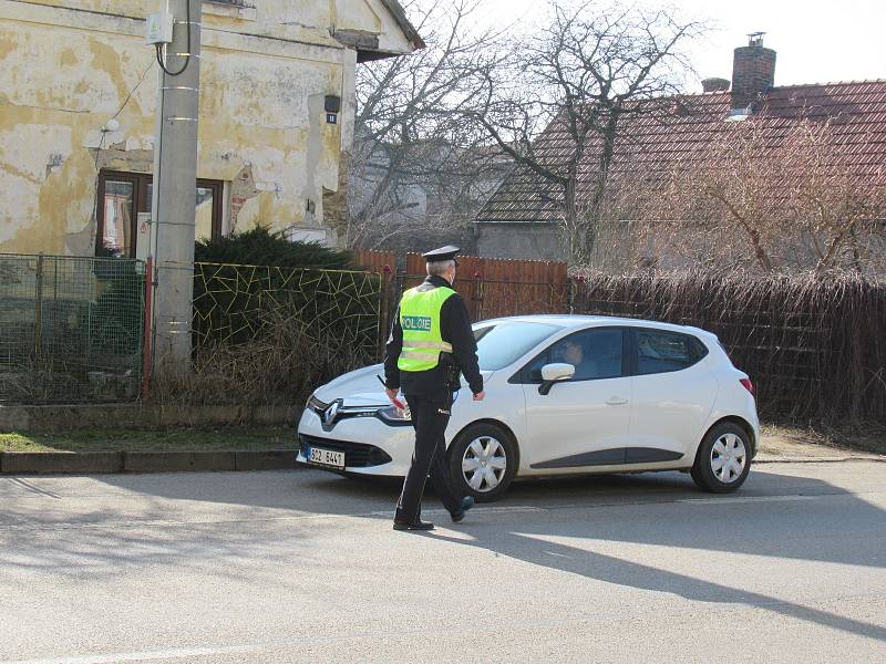 Policejní kontroly na hranicích Táborska a Jindřichohradecka se v pondělí 1. března uskutečnily bez problémů. Podle zasahujících policistů byli řidiči připraveni a disponovali alespoň čestným prohlášením.