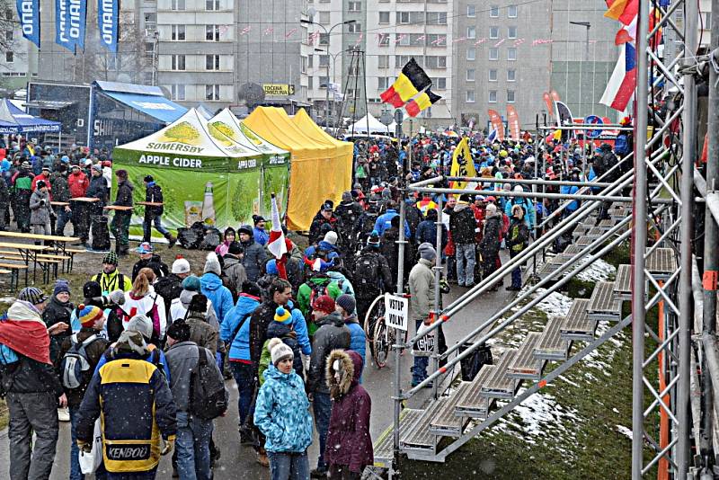 MS v cyklokrosu: Tábor v sobotu fandil juniorům a ženám.  