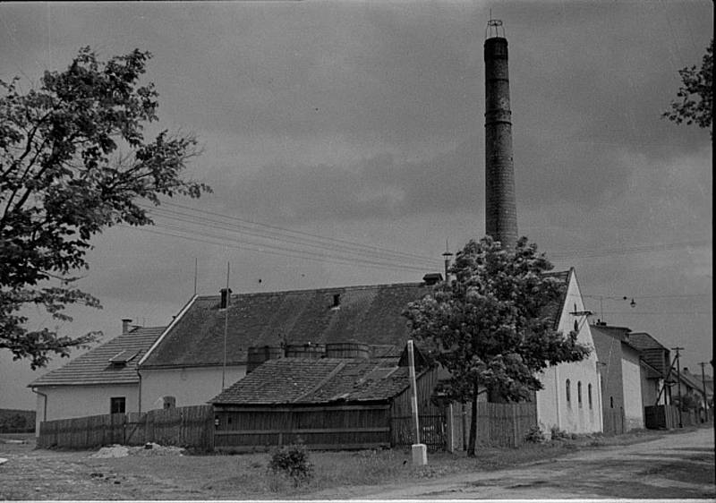 Fotografie Plané nad Lužnicí pochází z táborského atelieru Šechtl a Voseček. Zveřejňujeme je s laskavým svolením Marie Šechtlové.