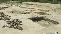 Odhalené mohylové pohřebiště i žárové hroby v Doubí u Tábora pochází z období 800 až 400 let před naším letopočtem.
