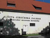 Zámecký objekt, v němž sídlí Alšova jihočeská galerie s Mezinárodním muzeem keramiky.