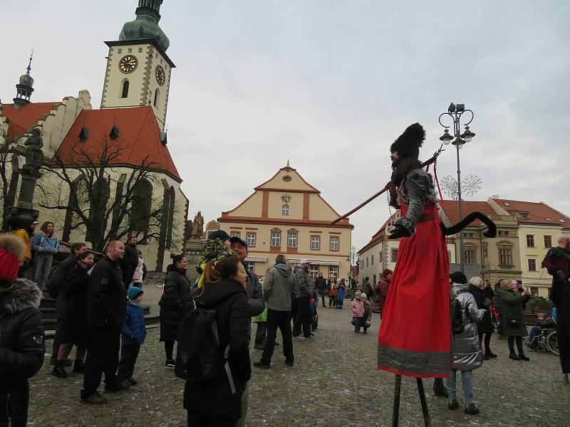 Mikulášská nadílka na Žižkově náměstí v Táboře v neděli 5. prosince.