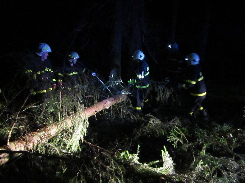 Ve středu 29. června byla v pohotovosti i většina jednotek dobrovolných hasičů. Při zásahu jsme zachytili SDH Lžín v Soběslavi a SDH Košice v Doubí u Tábora.