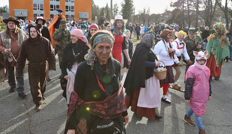 Veselští se rozhodli po letech obnovit tradici masopustního veselí, maškary prošly městem v sobotu 15. února odpoledne.