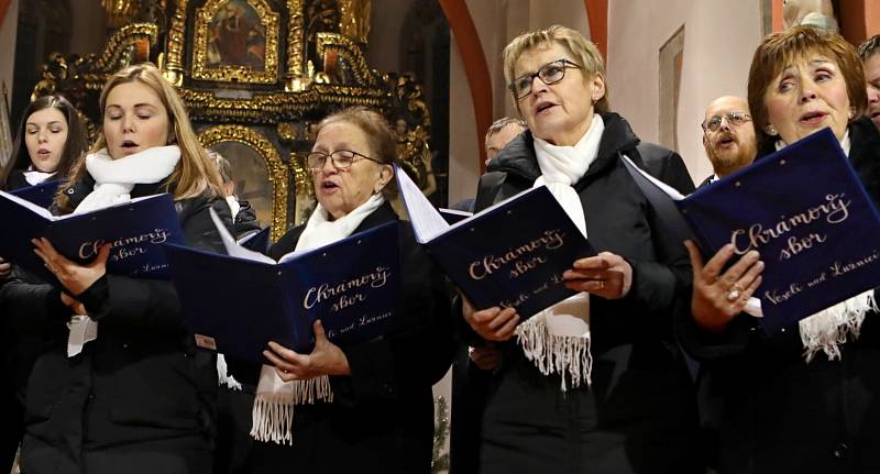 Malý vánoční koncert veselského Chrámového sboru se konal v sobotu 25. prosince v kostele Povýšení sv. kříže ve Veselí nad Lužnicí.