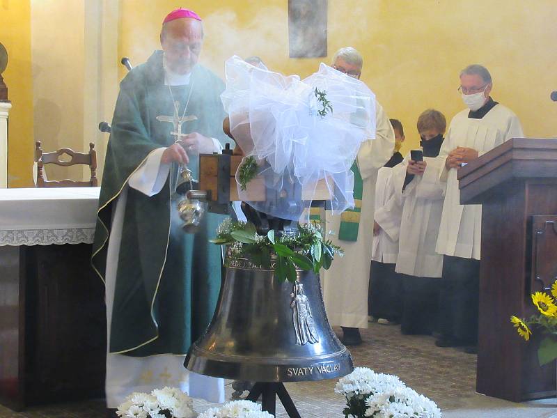 Planá nad Lužnicí se dočkala po letech satisfakce, kostel zasvěcený svatému Václavovi bude mít stejnojmenný zvon. V neděli 27. září ho posvětil pomocný biskup českobudějovický Pavel Posád.