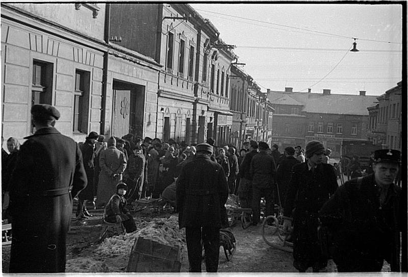 Tábor během druhé světové války a německé okupace. Fotografie pocházejí z táborského atelieru Šechtl a Voseček. Zveřejňujeme je s laskavým svolením Marie Šechtlové.