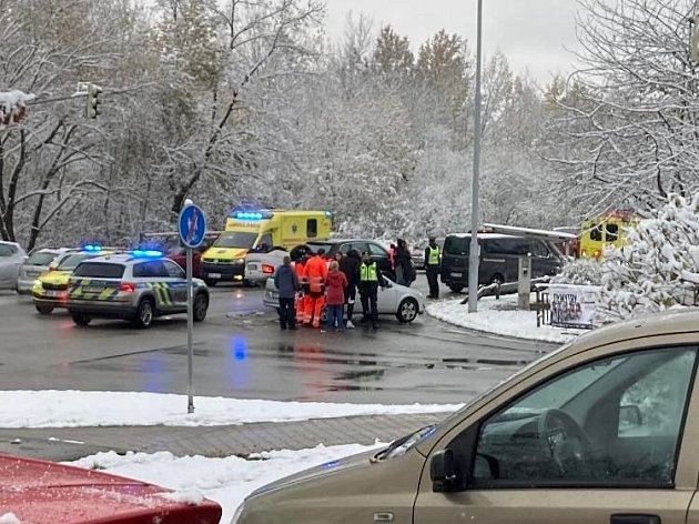 Nehoda na Vltavském nábřeží v Českých Budějovicích.