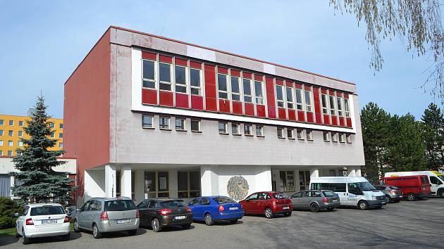 Budova bývalé 8. základní školy na táborském sídlišti nad Lužnicí.