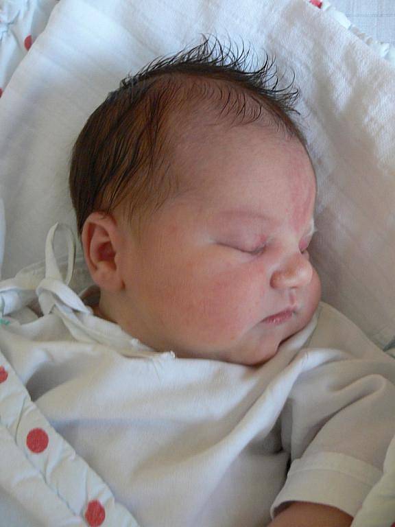 KLÁRA HYÁNKOVÁ ZE ŽÍŠOVA. Šestý přírůstek do rodiny Jitky a Jana se narodil 17. října v  9.32 hodin. Malá Klára vážila 3940 g a měřila 51 cm.  