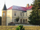 Po rekonstrukci v roce 1980 byl v tučapském zámku zřízen domov pro seniory. Jeho obyvatelé byli přestěhováni v roce 2015, většinou do nového zařízení v Bechyni, od té doby zeje prázdnotou a chátrá.