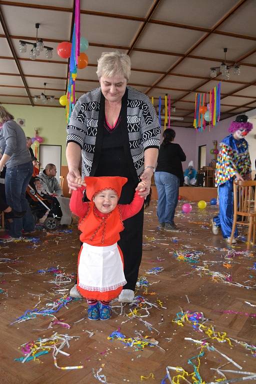 Karneval pro děti v Komárově. 