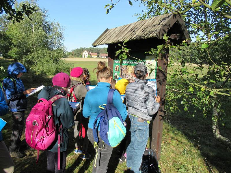 Vyrazit na exkurzi s Pavlem Špinarem do první mykologické rezervace u nás je zážitek. Ten si odnesli i žáci 6. ročníku Církevní základní školy Orbis Pictus pod pedagogickým vedením Jany Kupsové.