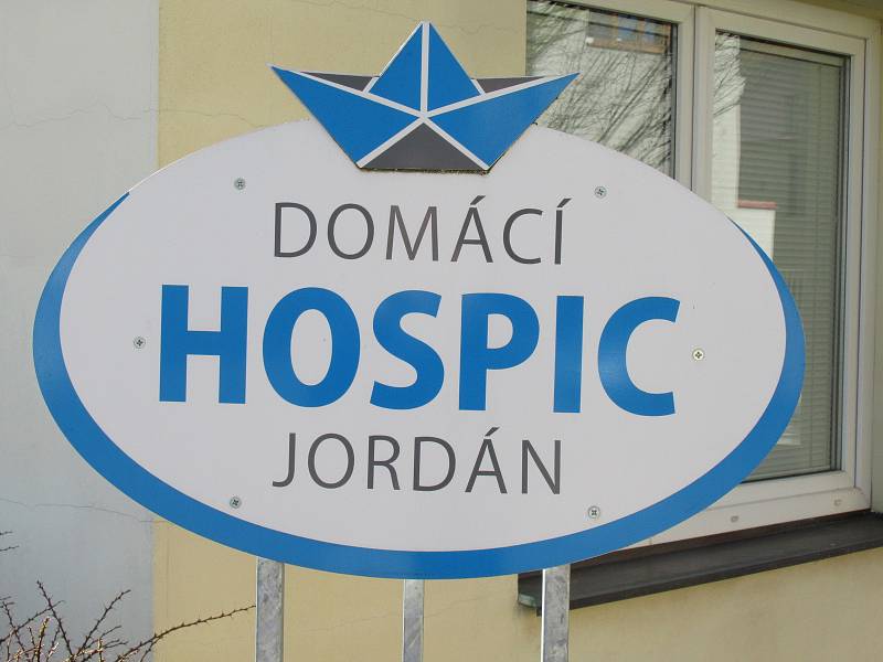 Mobilní specializovaná paliativní péče, kterou domácí hospic poskytuje na Táborsku již 10. rokem stále není plošně hrazená ze zdravotního pojištění.
