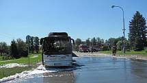 Ve Vřescích poblíž Ratibořských Hor shořel autobus.