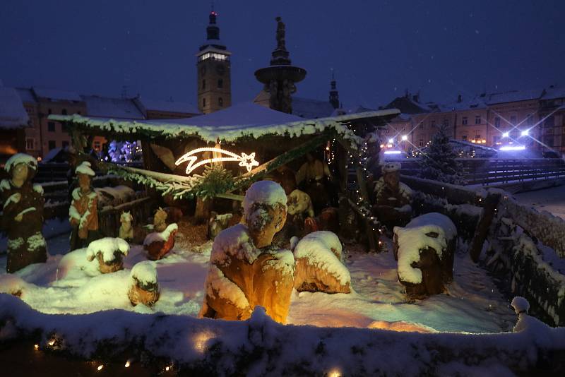 Adventní trhy začaly. Trhovci si užívají návrat po vynucené covidové pauze.