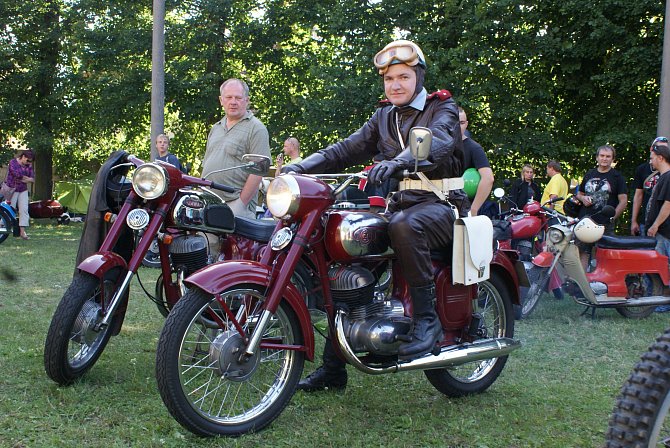 Motocykly Jawa a ČZ změří o víkendu své síly