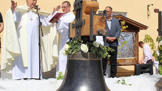 Ve Lžíně požehnají novému zvonu - Táborský deník