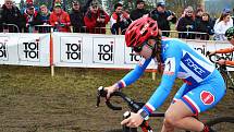 Evropský šampionát cyklokrosařů v Táboře. Závod žen do 23 let. Vyhrála Italka Chiara Teocchiová, Nikola Nosková (v červené helmě) dojela bronzová.