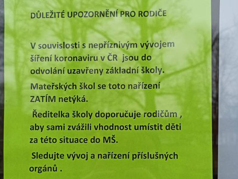 Rodiče mají zvážit možnost umístit za této situace své děti do předškolního zařízení.