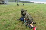 Protiletadlový raketový pluk Strakonice a civilní zálohy cvičily na bechyňské základně vedení boje se vzdušným protivníkem včetně zásahu proti demonstrantům útočícím na jejich techniku.