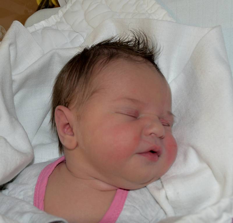 Barbora Hrstková z Červeného Záhoří. Rodiče Šárka a Libor se své prvorozené dcery dočkali 22. října v 16.26 hodin. Vážila 3858 gramů  a měřila 52 cm.