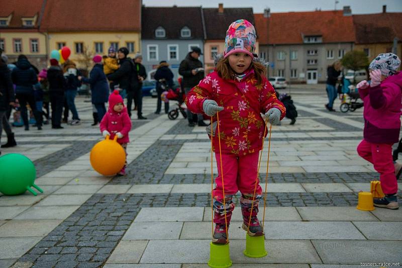 Obecně prospěšná společnost I MY v Soběslavi slavila své kulaté výročí s ročním zpožděním, užili si ho děti i rodiče.
