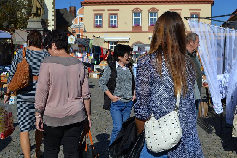 Sobotní Havelský trh na táborském Žižkově náměstí.