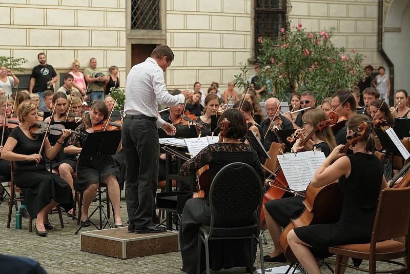 Koncert se koná v sobotu 14. září od 16.15 hodin na hlavním pódiu na Žižkově náměstí.