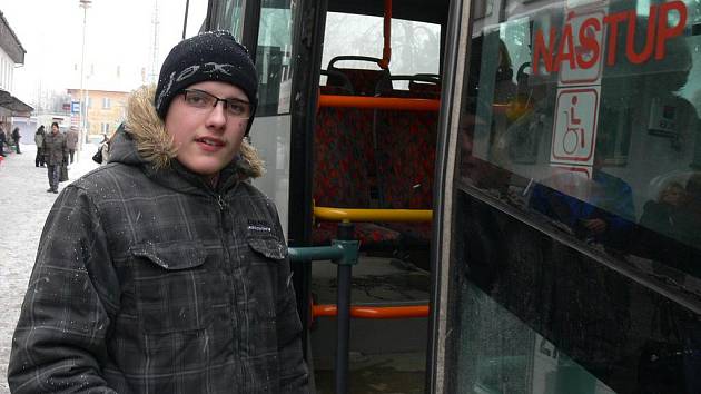 Autobusy miluje Martin Horák už od dětství. Už při svých cestách do školky a ze školky nepozoroval, co se děje za okny, ale sledoval, jak je autobus vybaven, kde jsou umístěny sedačky pro invalidy a pátral, proč některý ze spojů nejede.