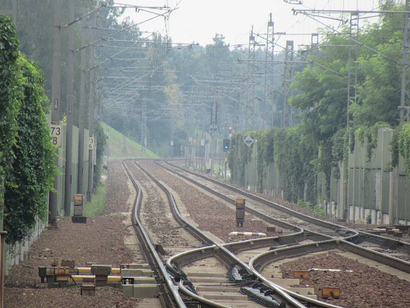 Na přejezdu na Strkovské ulici došlo ve čtvrtek 13. srpna večer ke smrtelné nehodě, zahynul zde muž.