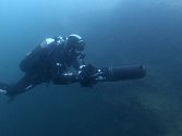 Výcvik vojenských potápěčů pod vodou.