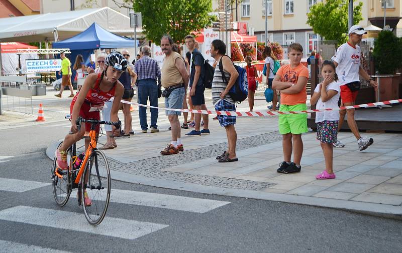 Žákovské závody na Táborském triatlonu.