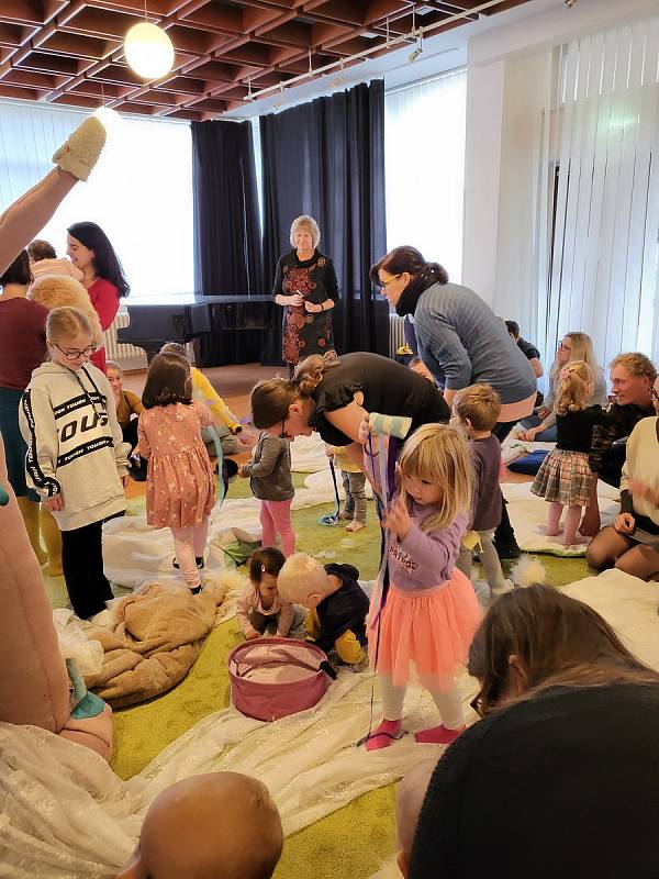 Loutkový festival přilákal do Spektra stovky malých i velkých diváků.