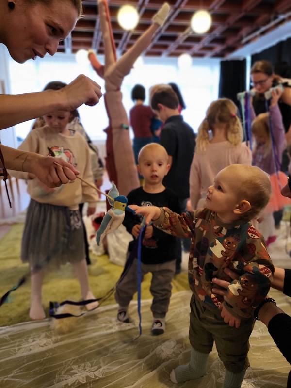 Loutkový festival přilákal do Spektra stovky malých i velkých diváků.