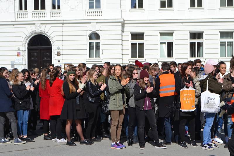 Studenti demonstrovali v Táboře na náměstí T.G.M.