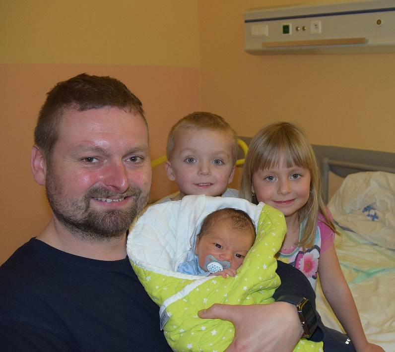 David Lukeš z Chotovin. Narodil se 20. března ve 13.27 hodin s váhou 3920 gramů a mírou rovných 50 cm. Je třetím dítětem v rodině, už má doma sestřičku Terezku (5) a brášku Pepíčka (3). 