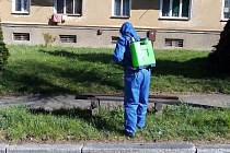 Na žádost starosty města Tábora a krizového štábu provádí od pondělí 20. dubna hasiči města Tábor dezinfekci veřejných míst.
