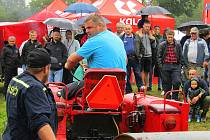 Sbor dobrovolných hasičů v Dráchově po dvouleté koronavirové přestávce uspořádal oblíbenou traktoriádu. V pořadí již 9. ročníku se zúčastnilo přes 30 traktorů. Nechyběly soutěže jako couvání s válcem či jízda pralesem.