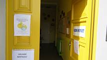 Krajské volby ve Veselí nad Lužnicí se konají hned ve třech mateřských školách, město má celkem 7 okrsků včetně místní části Horusice.